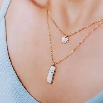 Viele scharfe Perlen veröffentlichen oft unter Sexy Hintern
